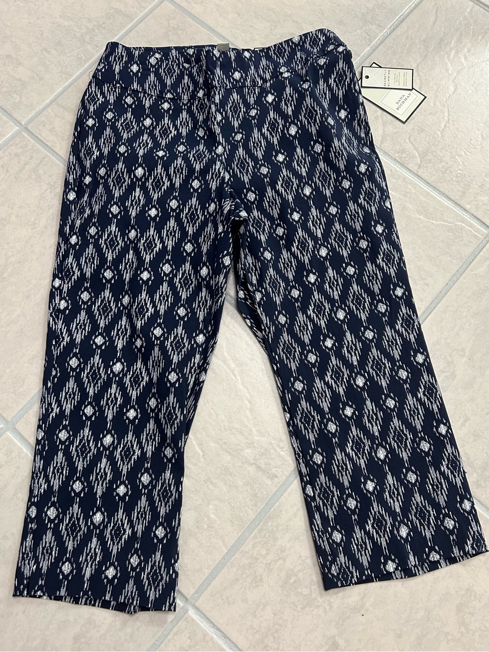 Dana Buchman Navy and White Ikat Pull-On Mid Rise Slimming Bermuda